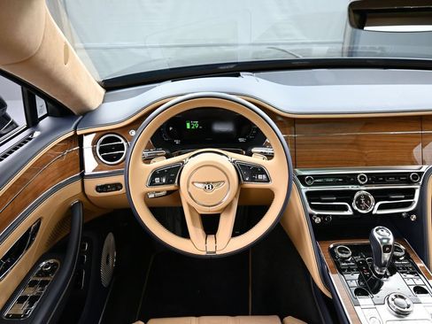 Used 2025 Bentley Flying Spur Plug-In Hybrid AWD/4WD image 20
