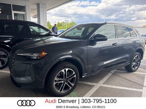 Used 2025 Audi Q5 Premium w/ Convenience Package AWD/4WD image 1
