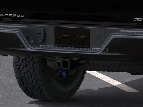 New 2026 Chevrolet Colorado ZR2 w/ Technology Package AWD/4WD image 14
