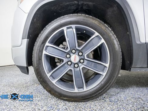Used 2020 GMC Acadia SLT w/ LPO, Cargo Package AWD/4WD image 52