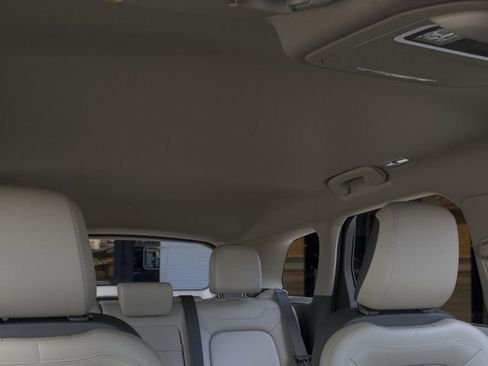 New 2026 Lincoln Corsair Premiere image 24