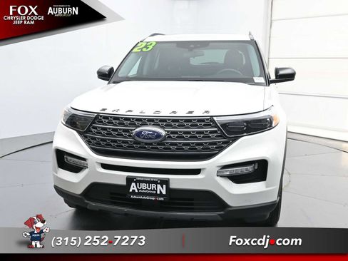 Used 2023 Ford Explorer XLT w/ Equipment Group 202A AWD/4WD image 3