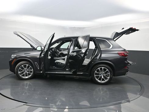 Used 2023 BMW X5 xDrive40i w/ Luxury Seating Package image 40