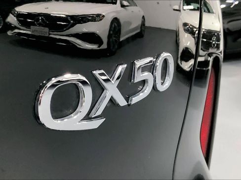 Used 2019 INFINITI QX50 Luxe w/ Navigation Package image 10