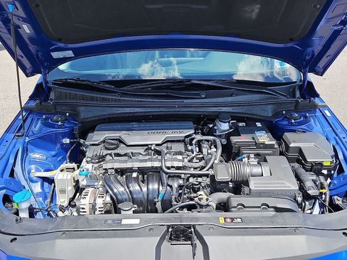 Used 2025 Hyundai Elantra Limited FWD image 30