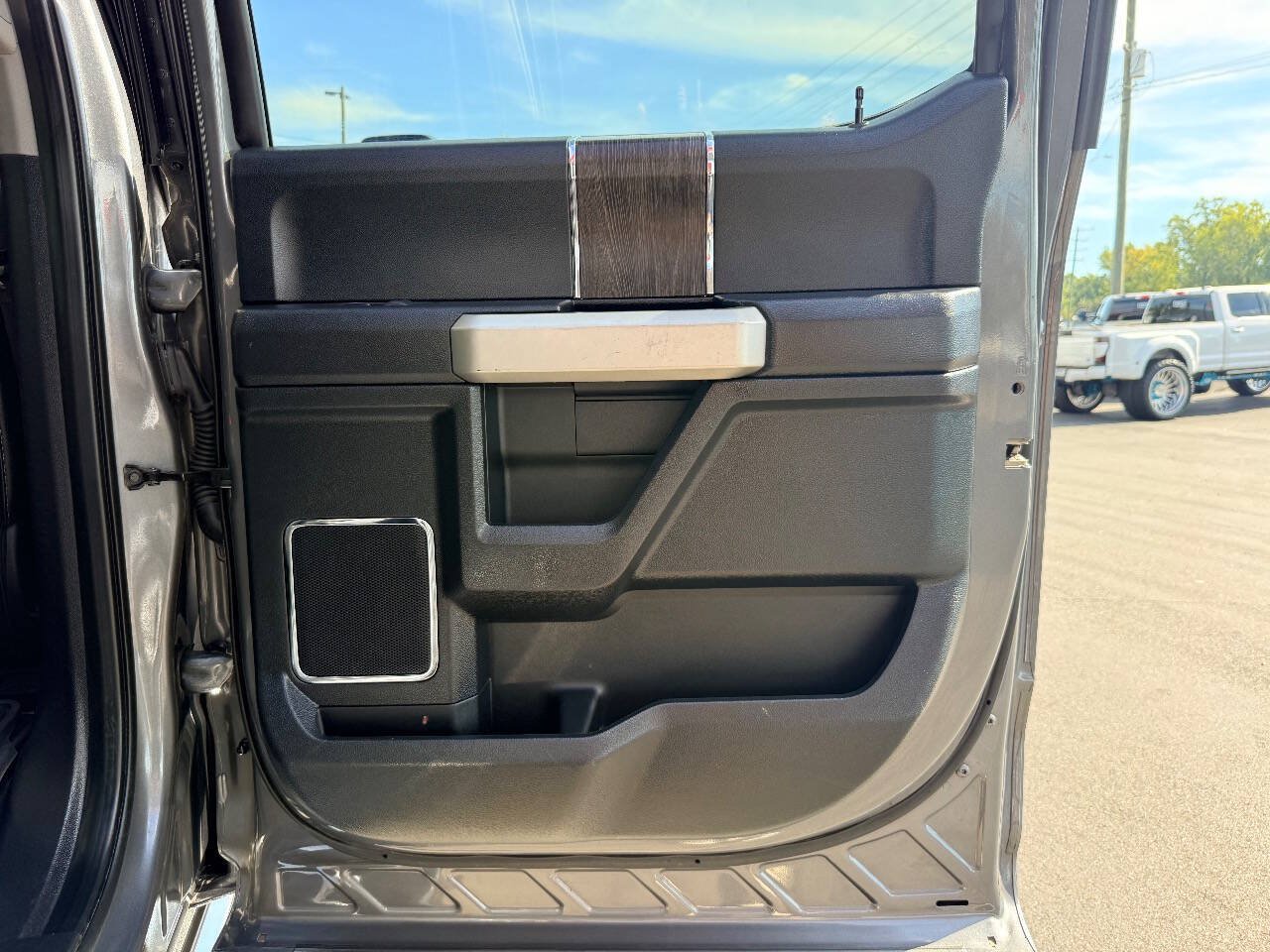 Used 2021 Ford F250 Lariat w/ Lariat Ultimate Package AWD/4WD image 36