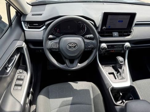Used 2025 Toyota RAV4 XLE FWD image 23