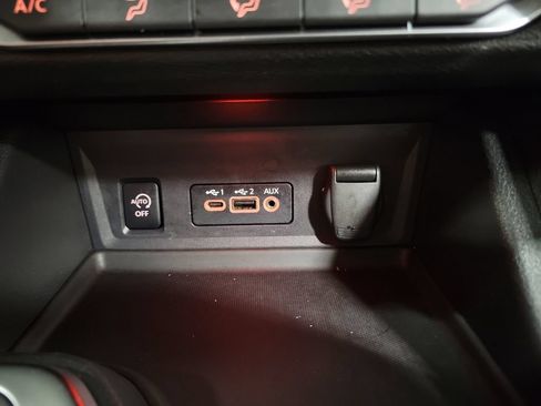 Used 2024 Nissan Sentra SV FWD image 17