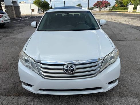 Used 2011 Toyota Avalon Limited FWD image 2