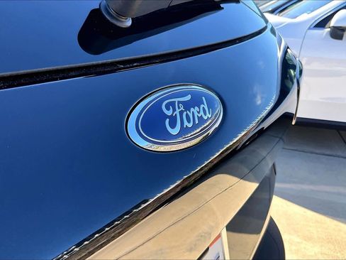 Used 2022 Ford Escape SE w/ SE Sport Appearance Package image 30