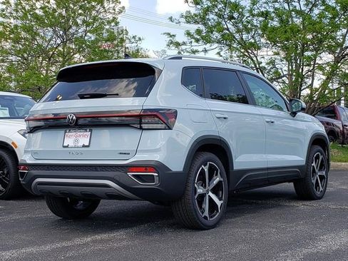 New 2026 Volkswagen Taos SEL AWD/4WD image 3