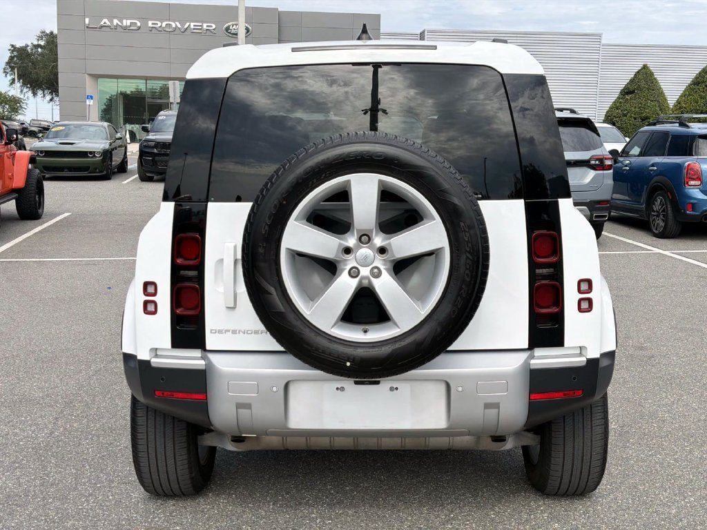 Used 2024 Land Rover Defender 110 S AWD/4WD image 4