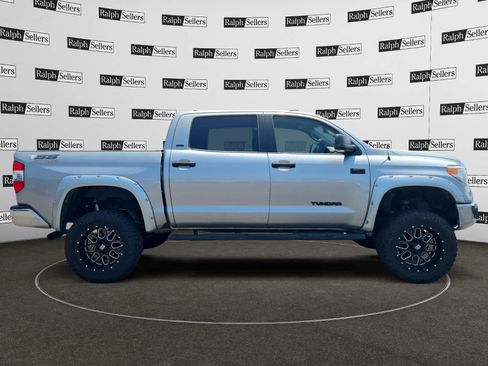 Used 2017 Toyota Tundra SR5 w/ SR5 Upgrade Package AWD/4WD image 7