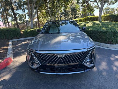 Certified 2024 Cadillac Lyriq Luxury image 2