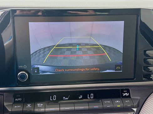 Used 2025 Toyota Camry SE w/ Convenience Package image 14