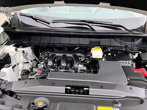 New 2026 Nissan Pathfinder SL image 16