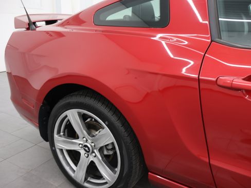Used 2013 Ford Mustang GT Premium w/ Comfort Pkg RWD image 24