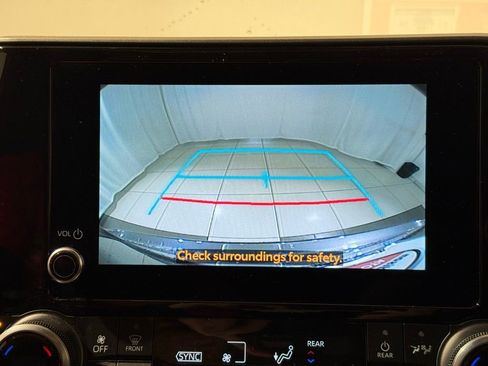 Certified 2023 Toyota Highlander XLE image 30