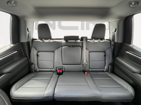 Used 2025 GMC Sierra 1500 SLT RWD image 19