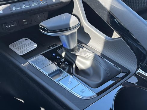 New 2026 Hyundai Elantra Limited FWD image 18