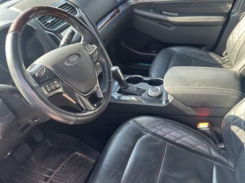 Used 2019 Ford Explorer Platinum AWD/4WD image 5