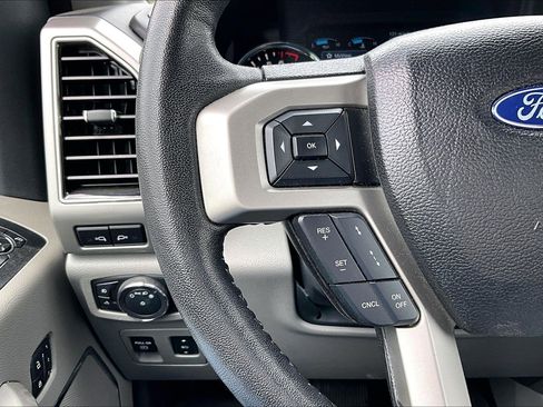 Used 2018 Ford F150 Lariat w/ Equipment Group 502A Luxury AWD/4WD image 17