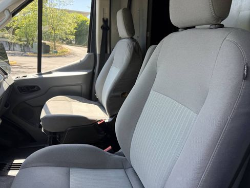Used 2019 Ford Transit 250 148 High Roof Extended RWD image 10