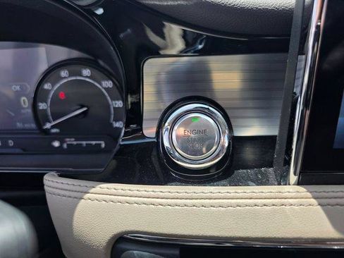 Used 2021 Lincoln Corsair FWD w/ Premium Package image 27