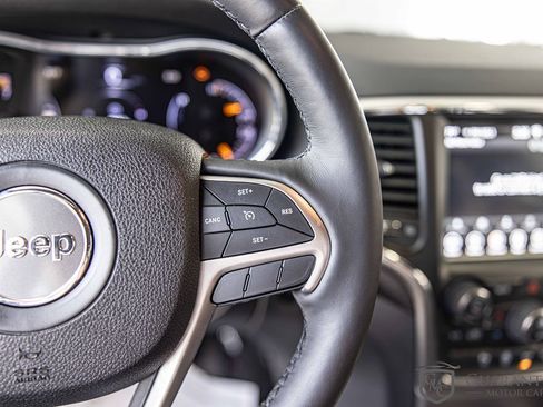 Used 2018 Jeep Grand Cherokee Altitude image 22