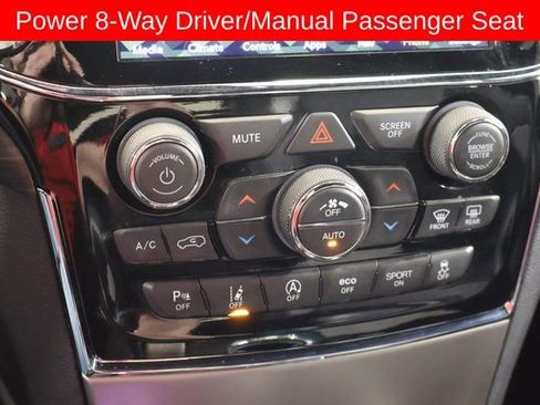 Used 2020 Jeep Grand Cherokee Altitude image 23