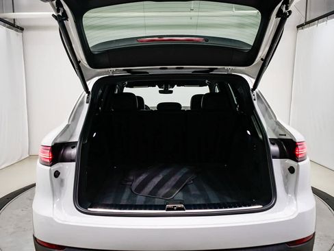 Used 2023 Porsche Cayenne S Platinum image 28