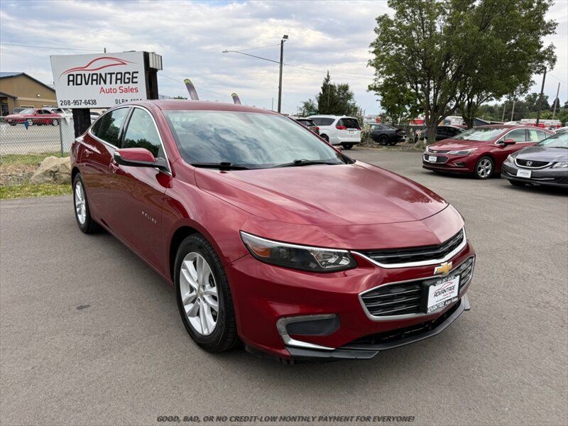 Used 2017 Chevrolet Malibu LT FWD image 1
