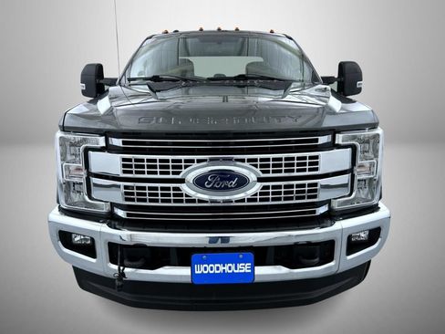Used 2019 Ford F250 XLT w/ XLT Value Package AWD/4WD image 2