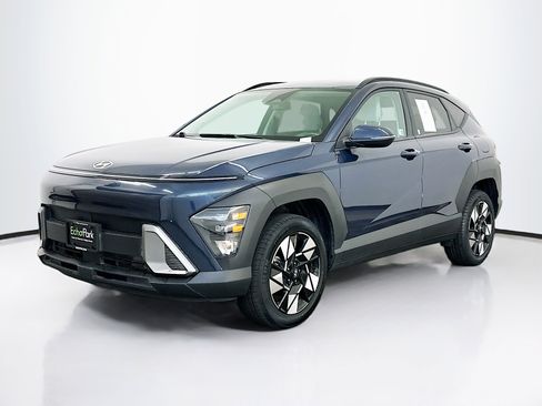 Used 2024 Hyundai Kona SEL image 3