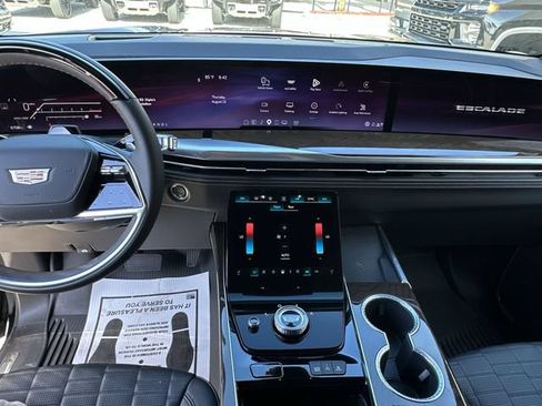 Certified 2026 Cadillac Escalade Platinum Sport w/ LPO, ONYX Package AWD/4WD image 24