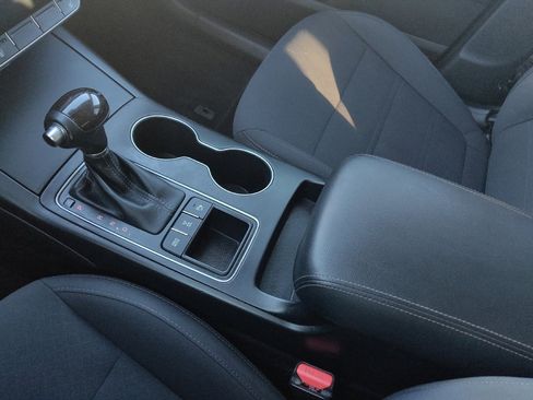 Used 2016 Kia Sorento LX w/ LX Convenience Package image 26