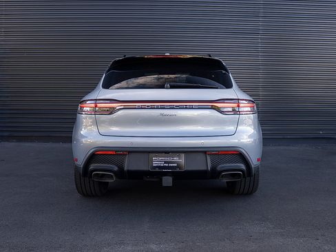 Certified 2025 Porsche Macan image 29
