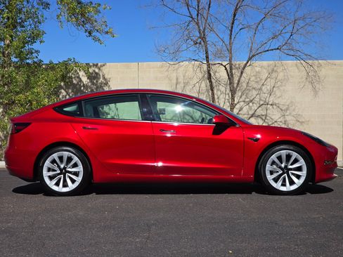 Used 2022 Tesla Model 3 RWD image 11