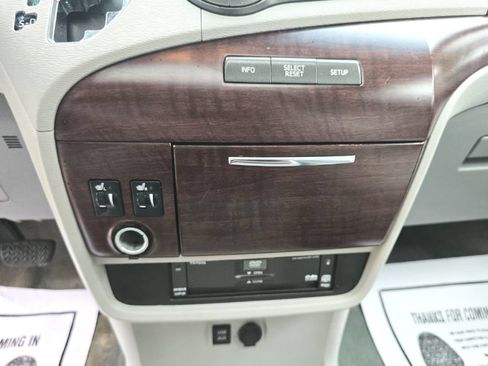 Used 2012 Toyota Sienna XLE w/ Entertainment Pkg FWD image 20