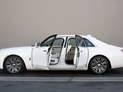 Used 2024 Rolls-Royce Ghost image 9