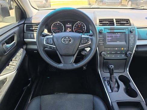 Used 2016 Toyota Camry SE FWD image 9