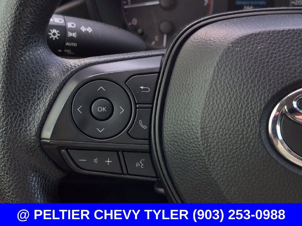 Used 2025 Toyota Corolla LE FWD image 19