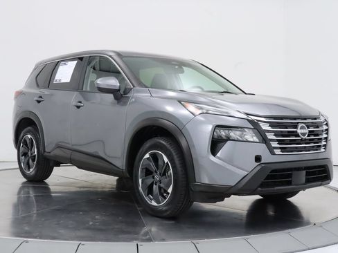 Used 2024 Nissan Rogue SV FWD image 7