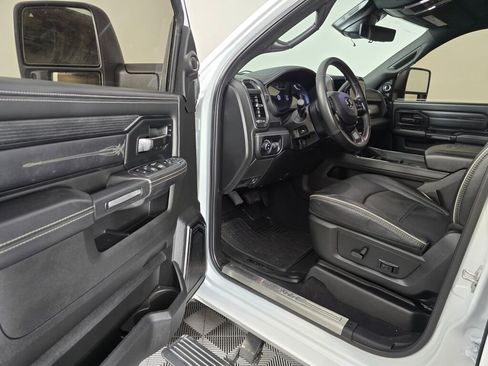Used 2024 RAM 2500 Limited image 17