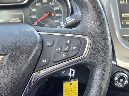 Used 2017 Chevrolet Cruze LT image 30