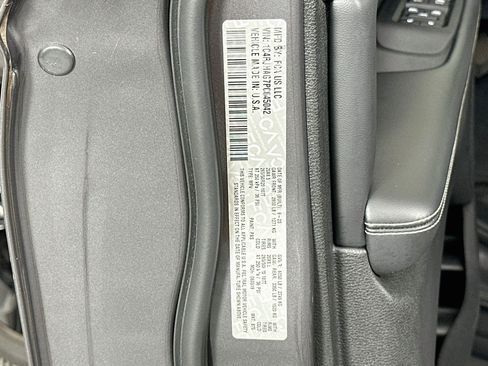 Used 2023 Jeep Grand Cherokee Altitude AWD/4WD image 12