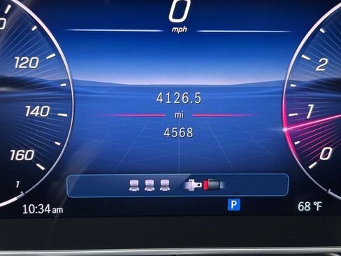 Used 2025 Mercedes-Benz GLC 300 4MATIC image 30