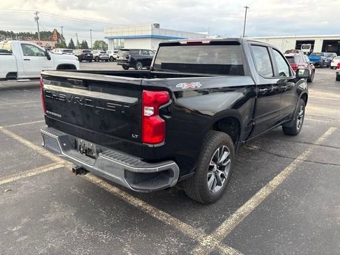 Used 2024 Chevrolet Silverado 1500 LT AWD/4WD image 3