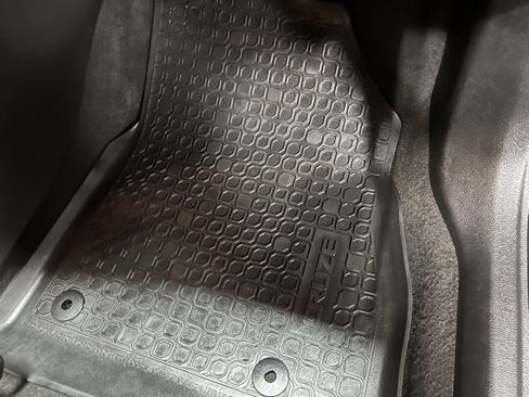 Used 2017 Chevrolet Cruze Premier image 29