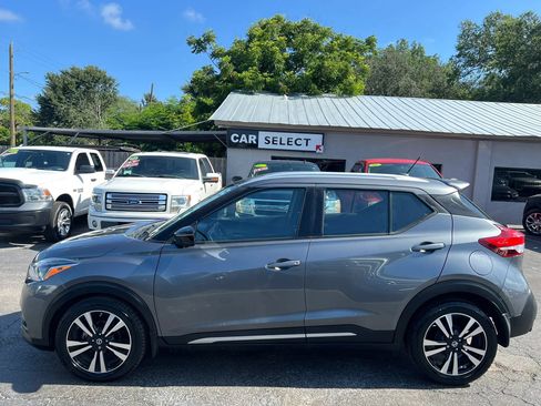 Used 2018 Nissan Kicks SR FWD image 8